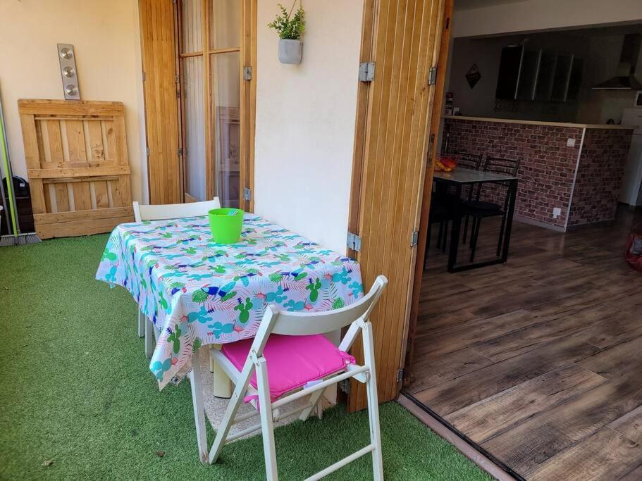 Au Calme, 200M Du Centre T2 Avec Balcon Et Parking Apartment Cassis Exterior foto